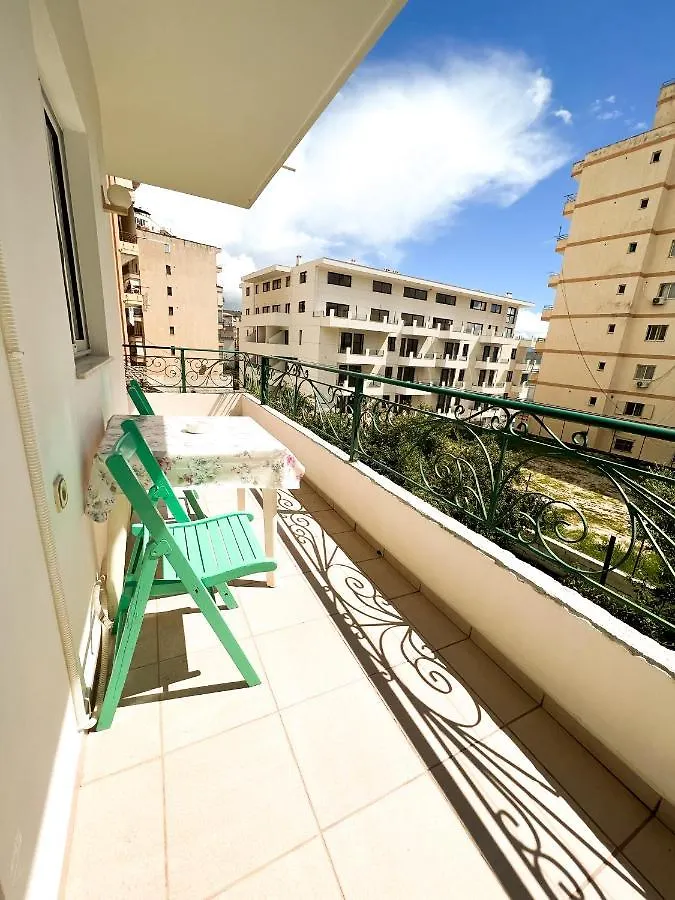 Garden Villa Sarande Apt-3 דירה